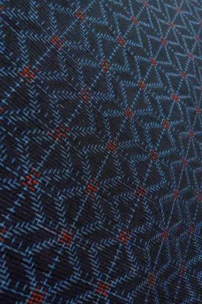 Photo9: O0328Q Vintage Japanese kimono Dark Indigo Blue TOKAMACHI-TSUMUGI for women / Silk. Geometrical pattern (Grade B) (9)