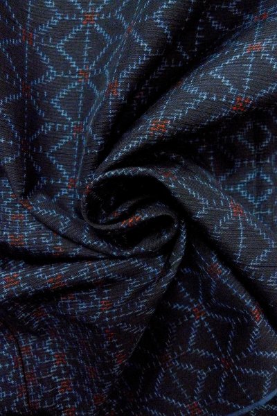 Photo11: O0328Q Vintage Japanese kimono Dark Indigo Blue TOKAMACHI-TSUMUGI for women / Silk. Geometrical pattern (Grade B) (11)