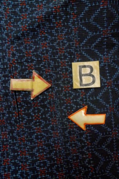 Photo14: O0328Q Vintage Japanese kimono Dark Indigo Blue TOKAMACHI-TSUMUGI for women / Silk. Geometrical pattern (Grade B) (14)