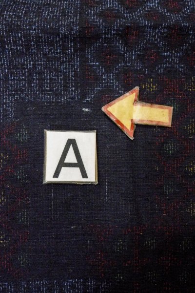 Photo14: O0328R Vintage Japanese kimono Dark Indigo Blue TOKAMACHI-TSUMUGI for women / Silk. Flower, There is a part of tailoring thread. (Grade B) (14)