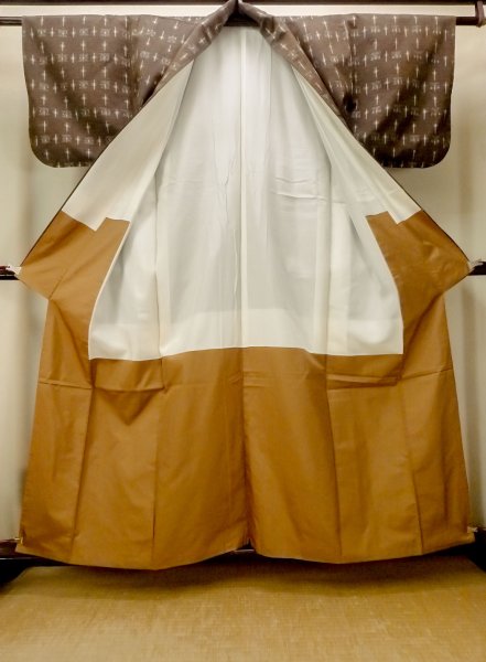 Photo2: Mint O0328T Vintage Japanese kimono Dark Brown TSUMUGI pongee for women / Silk. Abstract pattern (Grade A) (2)