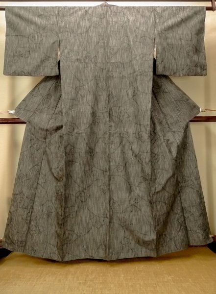 Photo1: O0328U Vintage Japanese kimono Dark Indigo Blue TSUMUGI pongee for women / Silk. Abstract pattern (Grade A) (1)