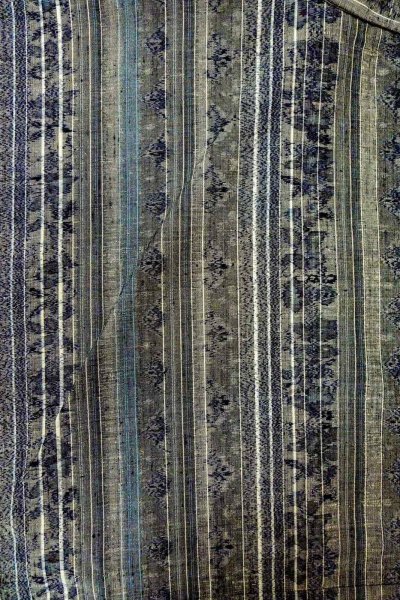 Photo3: O0328V Used Japanese kimono Gray TSUMUGI pongee for women / Silk. Flower (Grade C) (3)