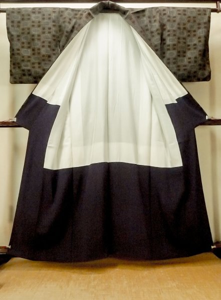 Photo2: O0328X Vintage Japanese kimono Purplish Gray TSUMUGI pongee for women / Silk. Flower (Grade B) (2)