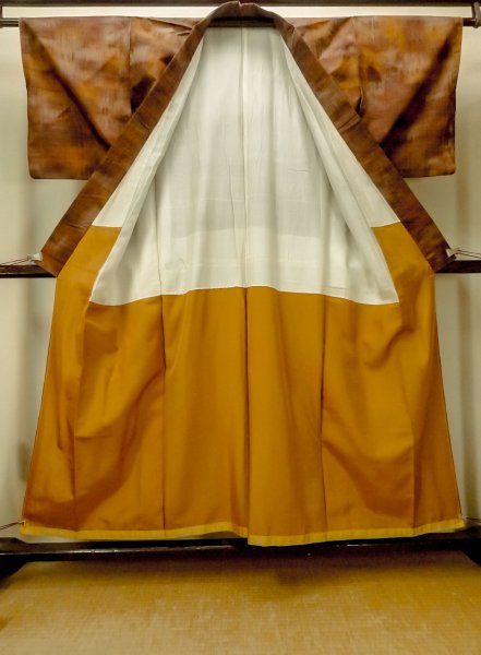 Photo2: Mint O0328Z Vintage Japanese kimono Brown TSUMUGI pongee for women / Silk. Gradation (Grade A) (2)