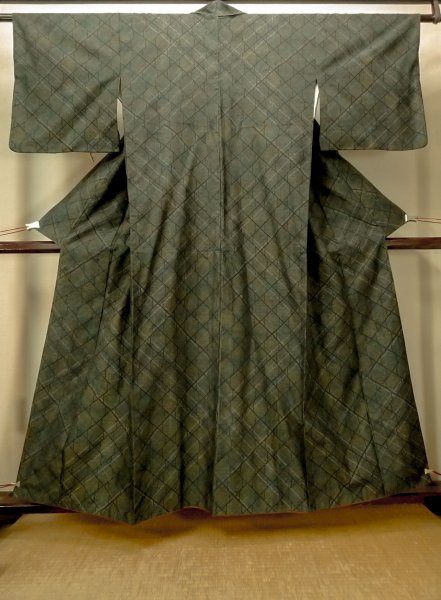 Photo1: Mint O0329A Vintage Japanese kimono Dark Green TOKAMACHI-TSUMUGI for women / Silk. Lozenges (Grade A) (1)