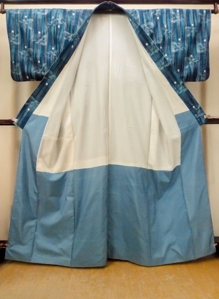 Photo2: O0329C Vintage Japanese kimono Dark Light Blue TSUMUGI pongee for women / Silk. Flower (Grade C) (2)
