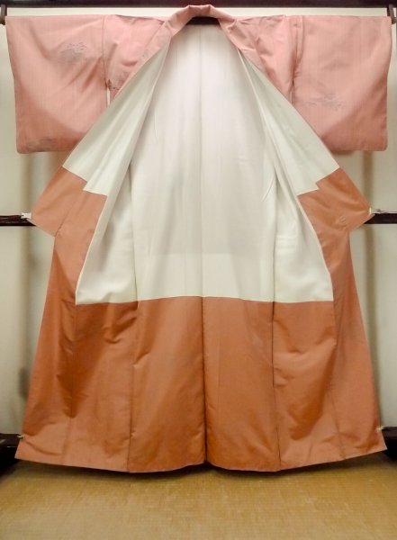 Photo2: O0329E Vintage Japanese kimono Light Coral TSUMUGI pongee for women / Silk. MOMIJI maple leaf (Grade C) (2)