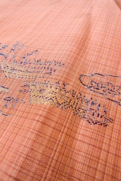 Photo8: O0329E Vintage Japanese kimono Light Coral TSUMUGI pongee for women / Silk. MOMIJI maple leaf (Grade C) (8)