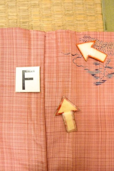 Photo19: O0329E Vintage Japanese kimono Light Coral TSUMUGI pongee for women / Silk. MOMIJI maple leaf (Grade C) (19)