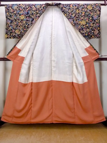 Photo2: O0419D Vintage Japanese kimono   Black KOMON dyed for women / Silk. Chinese flower,   (Grade B) (2)