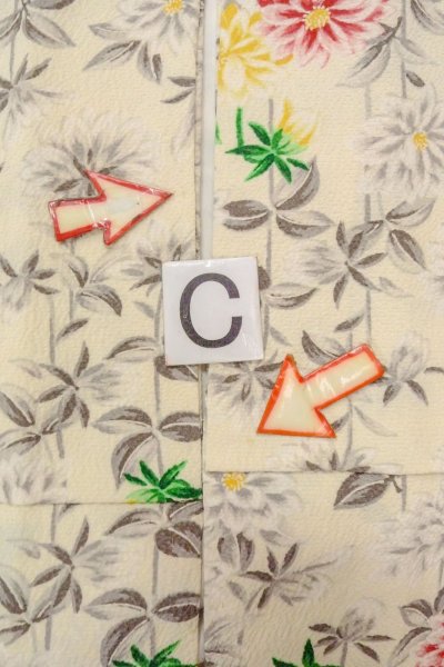 Photo16: O0419E Vintage Japanese kimono   Off White KOMON dyed for women / Silk. Chrysanthemum   (Grade B) (16)