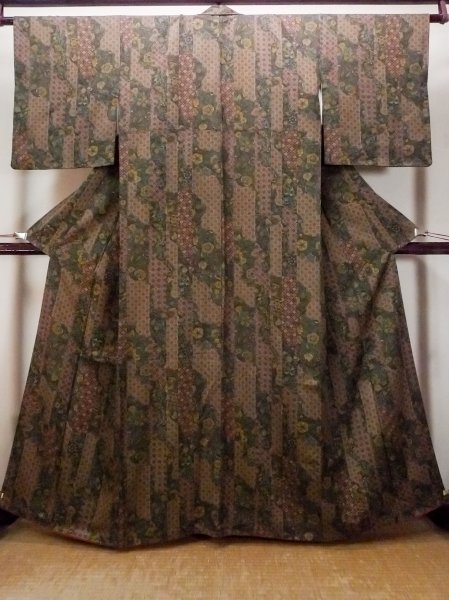 Photo1: Mint O0419F Vintage Japanese kimono   Brown KOMON dyed for women / Silk. Chinese flower,   (Grade A) (1)