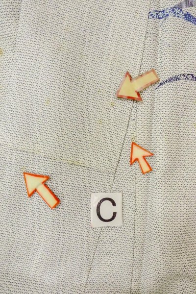 Photo16: O0419I Vintage Japanese kimono   Off White KOMON dyed for women / Silk. Grass,   (Grade D) (16)