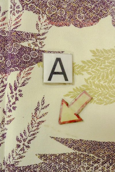 Photo14: O0419J Vintage Japanese kimono   Off White KOMON dyed for women / Silk. Flower,   (Grade B) (14)