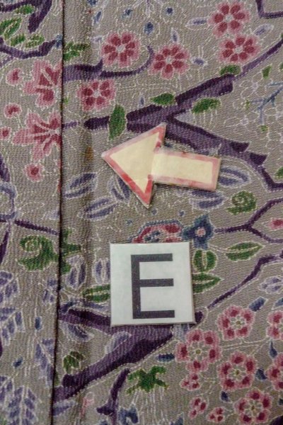 Photo18: O0419M Vintage Japanese kimono Pale Grayish Olive KOMON dyed for women / Silk. Flower,   (Grade B) (18)