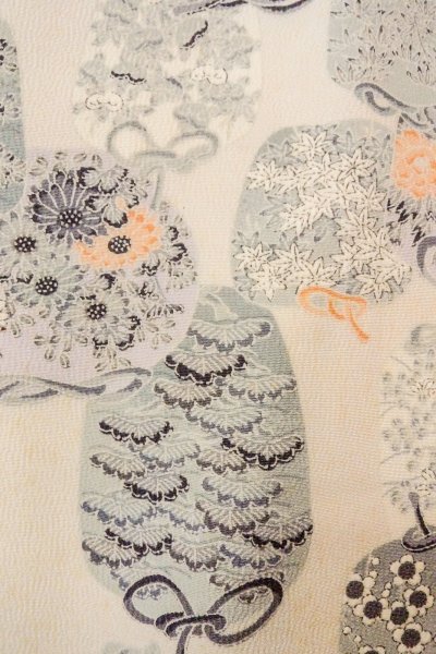 Photo7: O0419N Vintage Japanese kimono   Off White KOMON dyed for women / Silk. Peony,   (Grade D) (7)