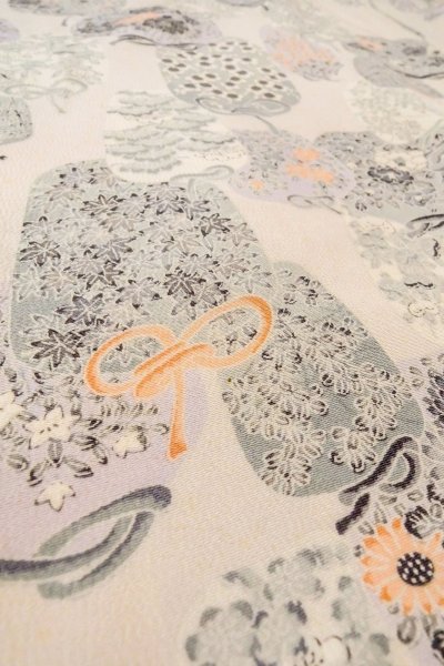 Photo10: O0419N Vintage Japanese kimono   Off White KOMON dyed for women / Silk. Peony,   (Grade D) (10)