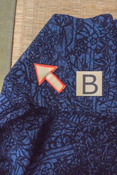 Photo15: O0419O Vintage Japanese kimono  Dark Indigo Blue KOMON dyed for women / Silk. Chrysanthemum,   (Grade B) (15)