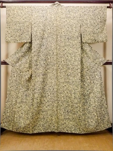 Photo1: O0419P Vintage Japanese kimono   Ivory KOMON dyed for women / Silk. Flower,   (Grade C) (1)