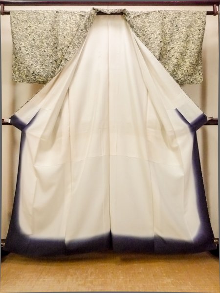 Photo2: O0419P Vintage Japanese kimono   Ivory KOMON dyed for women / Silk. Flower,   (Grade C) (2)