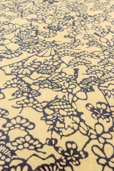 Photo9: O0419P Vintage Japanese kimono   Ivory KOMON dyed for women / Silk. Flower,   (Grade C) (9)