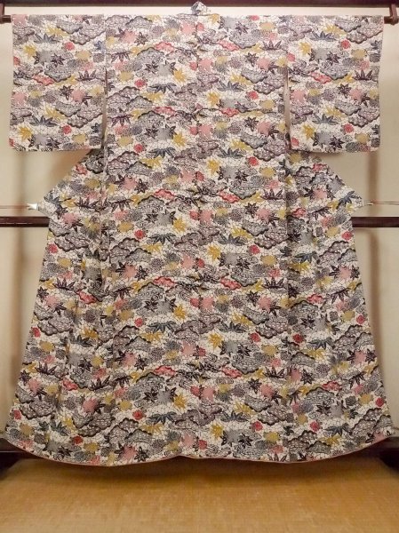 Photo1: O0419S Vintage Japanese kimono   Off White KOMON dyed for women / Silk. Chrysanthemum,   (Grade B) (1)