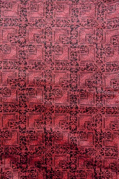 Photo4: O0419T Vintage Japanese kimono  Dark Red KOMON dyed for women / Silk. Chinese flower, There is a part of tailoring thread.  (Grade A) (4)