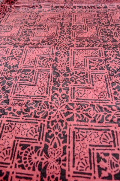 Photo10: O0419T Vintage Japanese kimono  Dark Red KOMON dyed for women / Silk. Chinese flower, There is a part of tailoring thread.  (Grade A) (10)