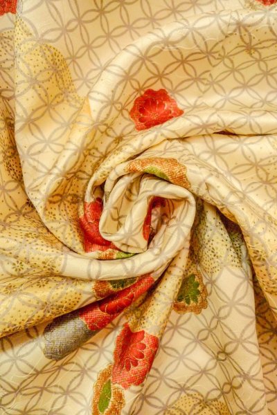 Photo12: O0419U Vintage Japanese kimono  Pale Yellow KOMON dyed for women / Silk. Flower,   (Grade B) (12)