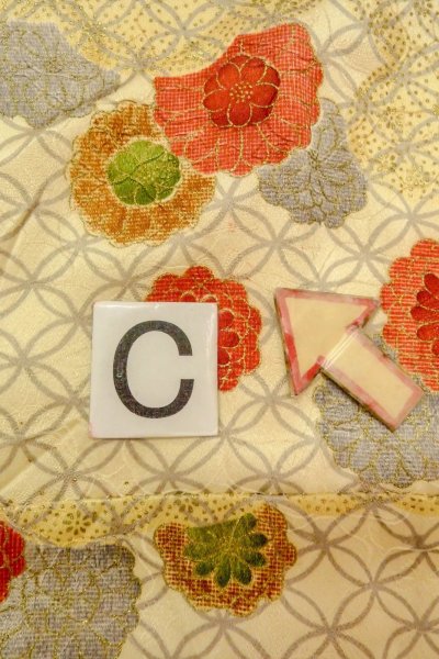 Photo15: O0419U Vintage Japanese kimono  Pale Yellow KOMON dyed for women / Silk. Flower,   (Grade B) (15)