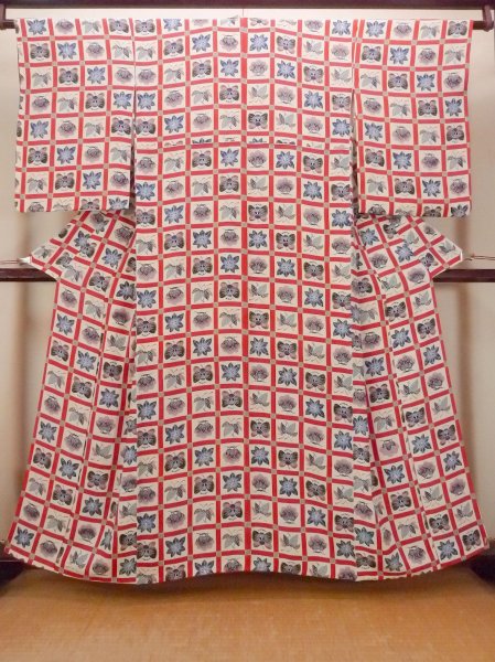 Photo1: O0419W Vintage Japanese kimono   Off White KOMON dyed for women / Silk. Flower,   (Grade B) (1)