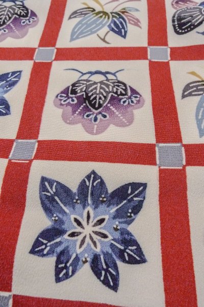 Photo9: O0419W Vintage Japanese kimono   Off White KOMON dyed for women / Silk. Flower,   (Grade B) (9)