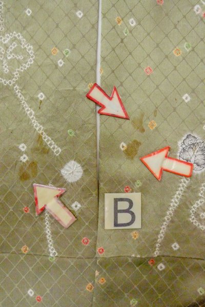 Photo15: O0419Y Vintage Japanese kimono Shiny Pale Olive KOMON dyed for women / Silk. Flower,   (Grade C) (15)