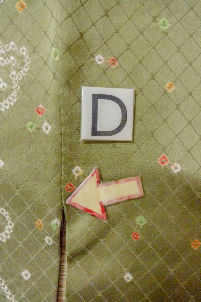 Photo17: O0419Y Vintage Japanese kimono Shiny Pale Olive KOMON dyed for women / Silk. Flower,   (Grade C) (17)