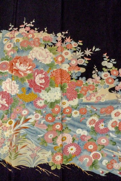 Photo5: O0509A Used Japanese kimono   Black KAGA-YUZEN for women / Silk. Peony,   (Grade B) (5)