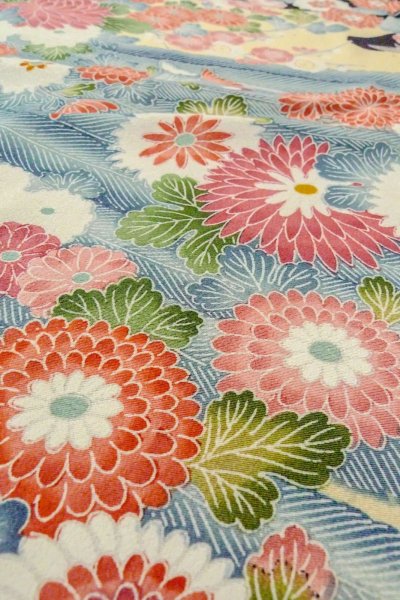 Photo16: O0509A Used Japanese kimono   Black KAGA-YUZEN for women / Silk. Peony,   (Grade B) (16)