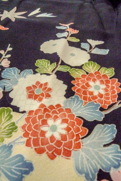 Photo17: O0509A Used Japanese kimono   Black KAGA-YUZEN for women / Silk. Peony,   (Grade B) (17)