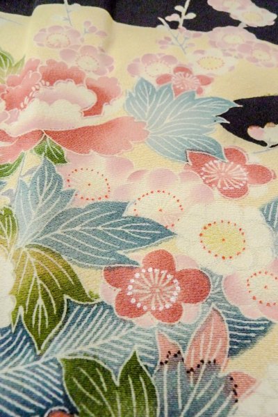 Photo19: O0509A Used Japanese kimono   Black KAGA-YUZEN for women / Silk. Peony,   (Grade B) (19)