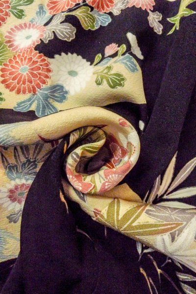 Photo21: O0509A Used Japanese kimono   Black KAGA-YUZEN for women / Silk. Peony,   (Grade B) (21)