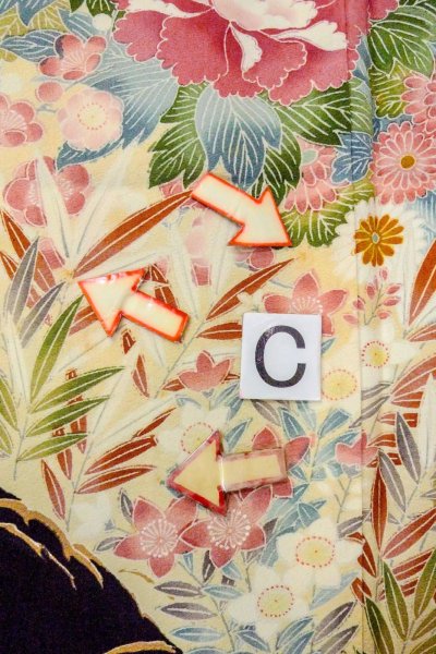 Photo25: O0509A Used Japanese kimono   Black KAGA-YUZEN for women / Silk. Peony,   (Grade B) (25)