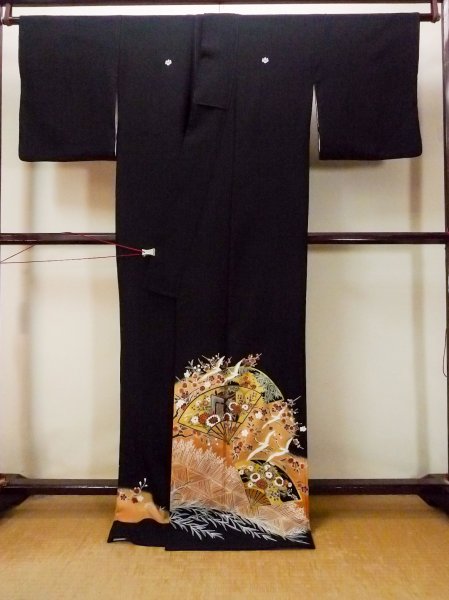 Photo2: Mint O0509B Used Japanese kimono   Black TOMESODE formal for women / Synthetic. SAKURA cherry blossom,   (Grade A) (2)