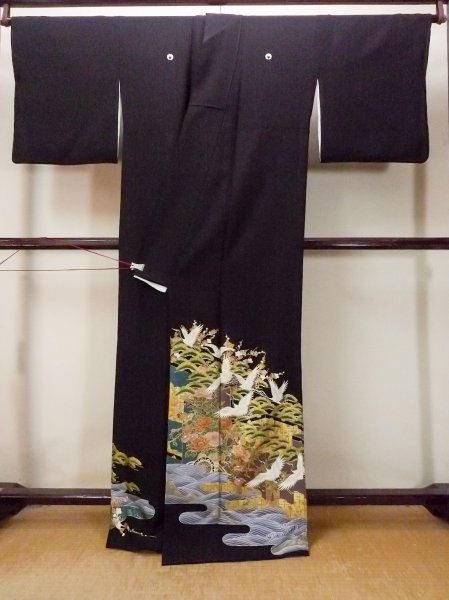 Photo2: Mint O0509D Used Japanese kimono   Black TOMESODE formal for women / Synthetic. Peony,   (Grade A) (2)
