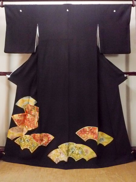 Photo1: O0509E Vintage Japanese kimono   Black TOMESODE formal for women / Silk. Flower,   (Grade B) (1)