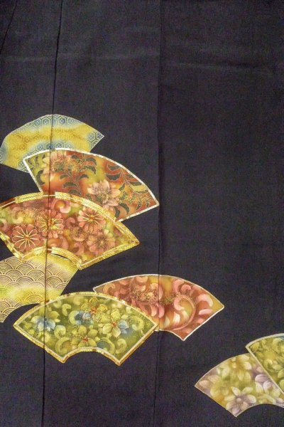 Photo5: O0509E Vintage Japanese kimono   Black TOMESODE formal for women / Silk. Flower,   (Grade B) (5)