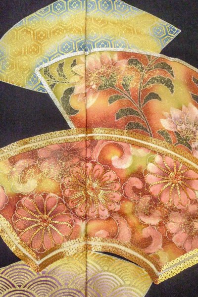 Photo7: O0509E Vintage Japanese kimono   Black TOMESODE formal for women / Silk. Flower,   (Grade B) (7)