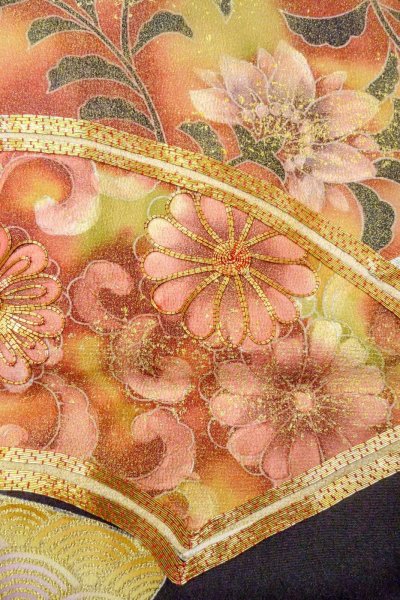 Photo11: O0509E Vintage Japanese kimono   Black TOMESODE formal for women / Silk. Flower,   (Grade B) (11)