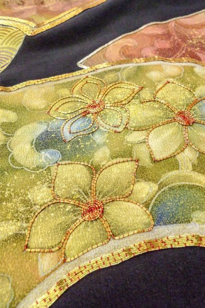 Photo12: O0509E Vintage Japanese kimono   Black TOMESODE formal for women / Silk. Flower,   (Grade B) (12)