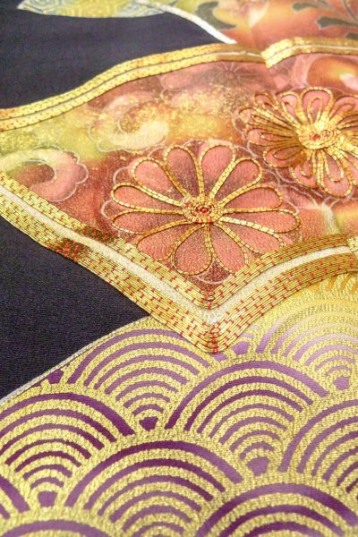 Photo13: O0509E Vintage Japanese kimono   Black TOMESODE formal for women / Silk. Flower,   (Grade B) (13)