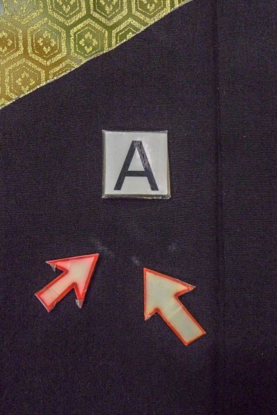 Photo20: O0509E Vintage Japanese kimono   Black TOMESODE formal for women / Silk. Flower,   (Grade B) (20)